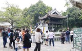 Đầu xuân chiêm bái chùa Một Cột